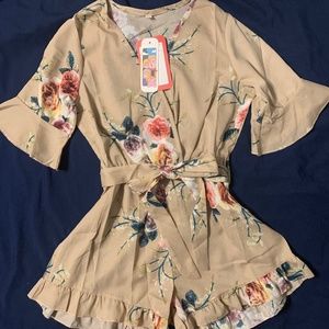 Floral printed V-neck romper shorts by PatPat